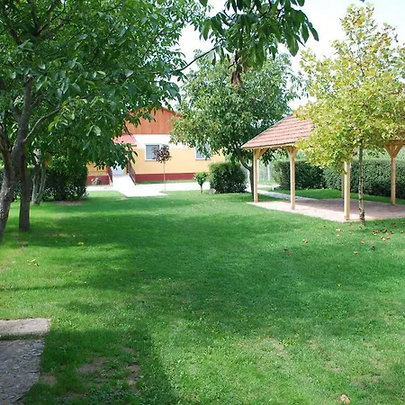Konukevi St. Maria 3*